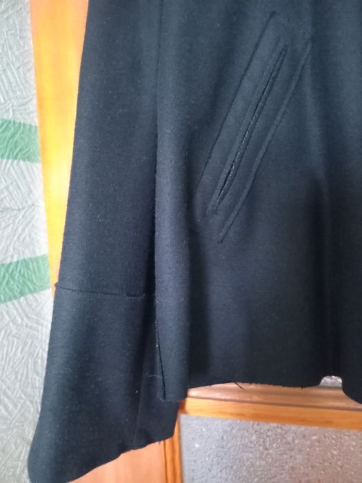 Лёгкое драповое полупальто. Mango.