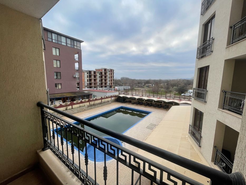 НАЕМ| Камелот Резидънс Апартамент с басейн в комплекс