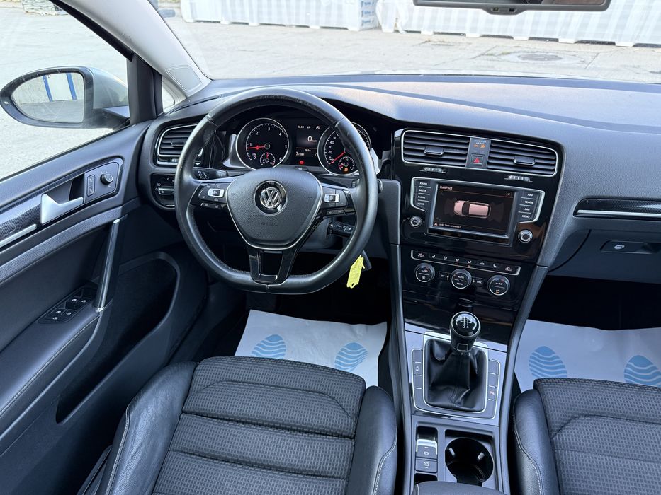 Volkswagen Golf 7 Facelift , fabr.2016 , 1.6 tdi Euro6 , Masaj , Piele , Incalzire ,Camera , Carte Service + Istoric Km !!!