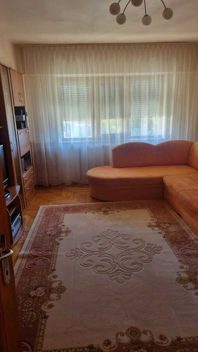 Inchiriere apartament cu 3 camere,2 bai, balcon si parcare, zona Dacia