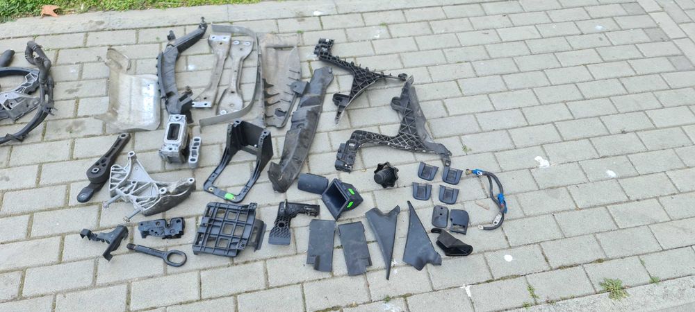 Останали части от Audi a3 8p (десняк)