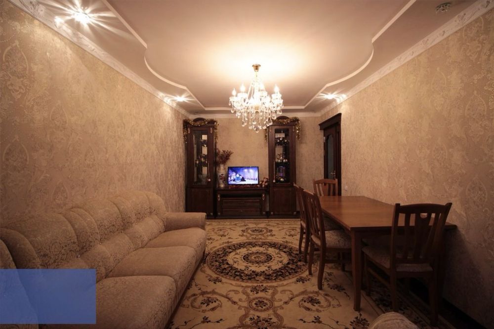 Срочно продаётся 77 серия 3х комнатни квартиры