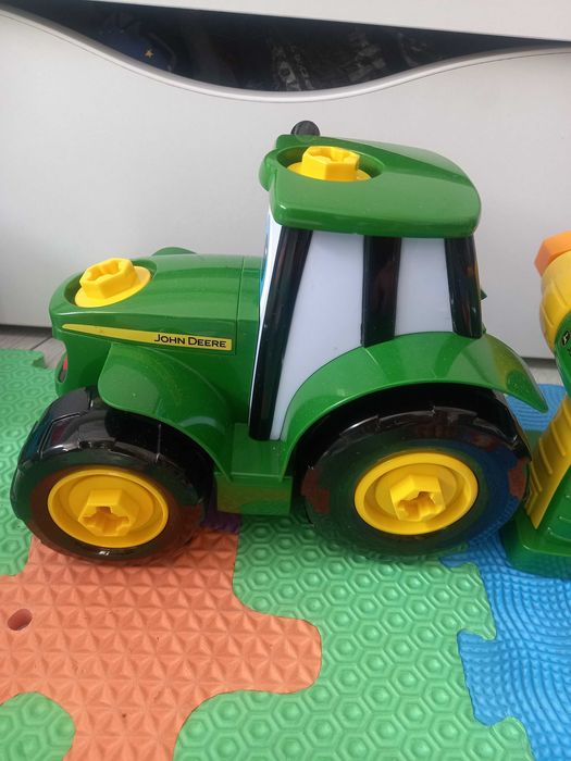 Детски трактор за сглобяване и разглобяване-John Deere- Запазен!