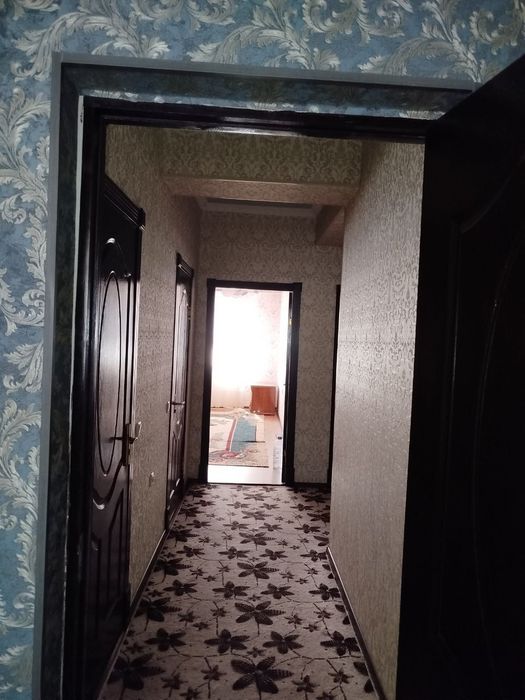 Чукирсой Беруни метро ориентир 4 хоналик 100 квадратура 4 этаж 4 этажн