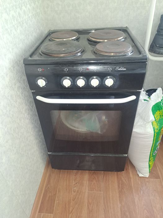 Продам электро плиту