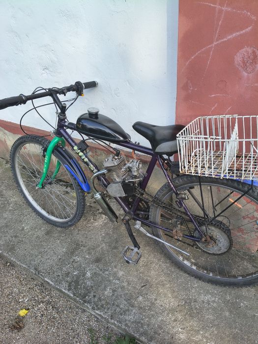 Bicicleta cu motor