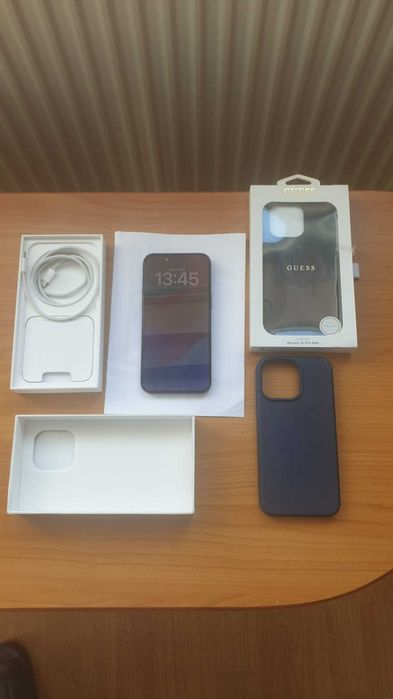 Ocazie! Iphone 15 PRO MAX Titanium Black 256 GB, 2 huse, baterie 96%!