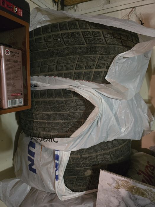 Продам резину 4 шт