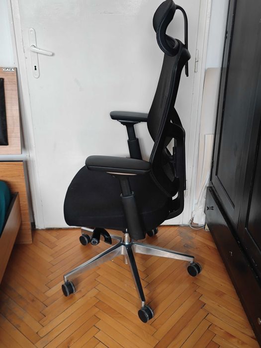 Ергономичен офис стол ChairPro 1000 HL - черен / Употребяван Стол