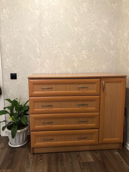 Комод, шкаф для хранения вещей