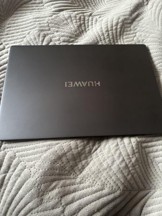 Ноутбук Huawei MateBook D 16 16" / 16 Гб / SSD 512 Гб