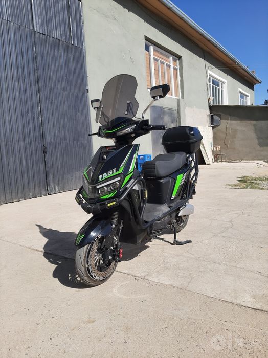 Skuter  Skillmax qora