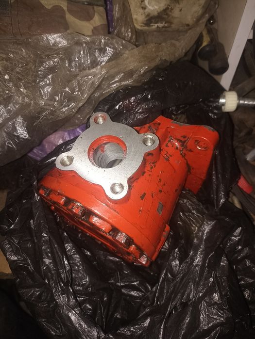 Продам запчасти на  ЗИЛ 130