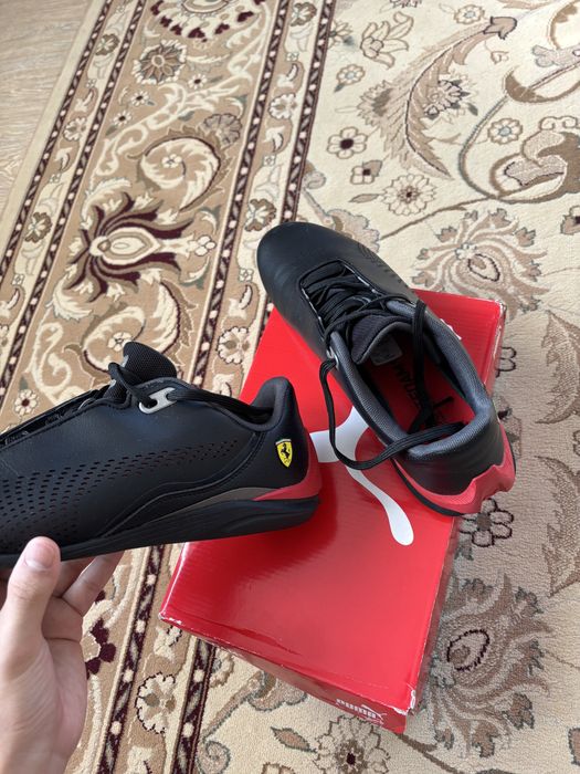 продам кроссовки Puma Ferrari оригинал.