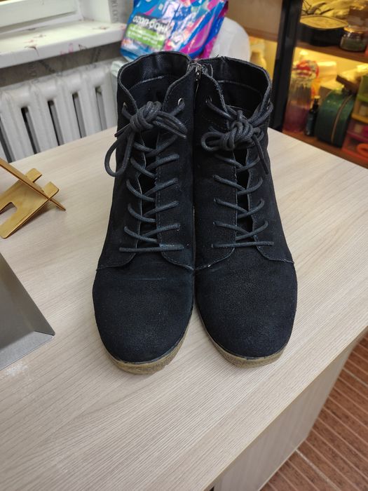 Осенние ботинки замшевые