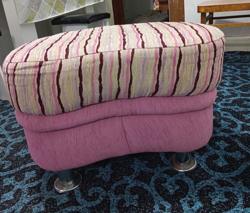 Продам пуфик качественный