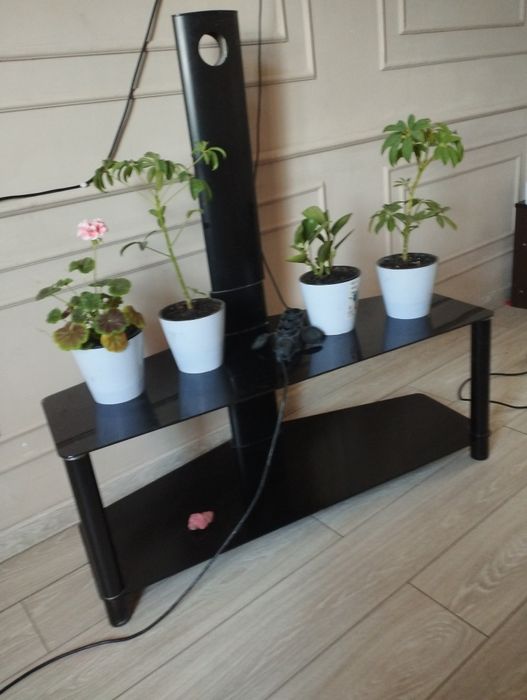 Потставка для телевизора