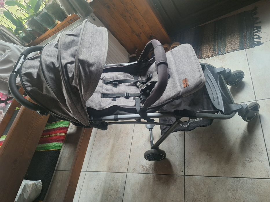 Детска  Количка +Дъждобран,Комарник,Поставка за Шише и Телефон