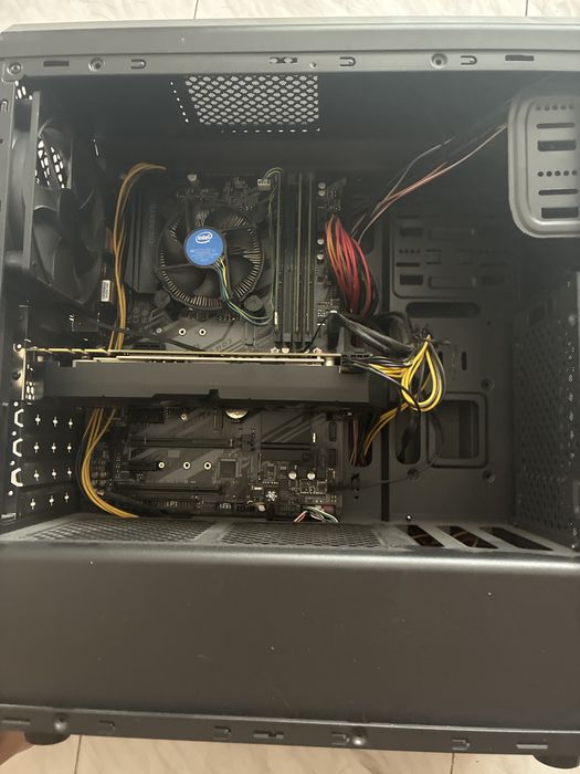 Настолен компютър i5-8600 / GTX 1070 Ti 8GB / 16GB RAM / SSD+HDD