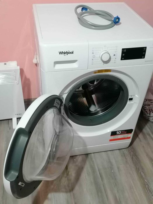 пералня Whirlpool 8 кг като нова, с 2 и 6 години оставаща гаранция