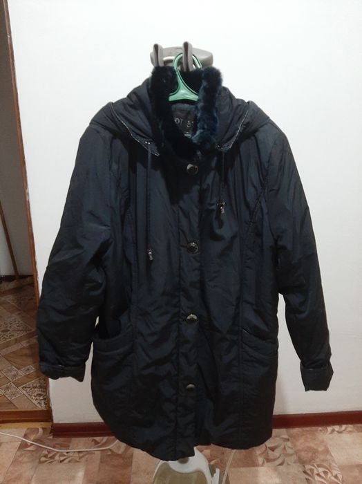 Продам зимние куртки