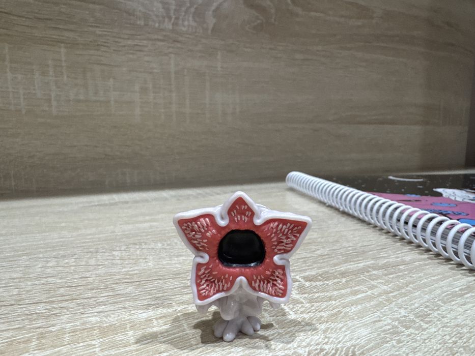Демогоргон белый kinder joy .