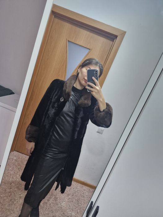 Норковая шуба черный бриллиант