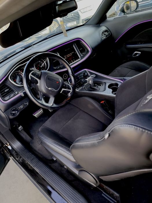 Dodge Challenger 6.4 510 cp 392 HEMI