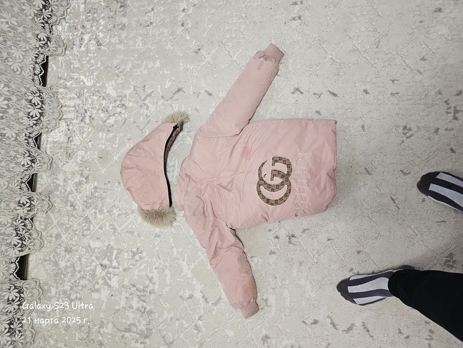 Продам куртку на девочку