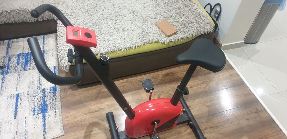 Bicicleta fitness aproape noua