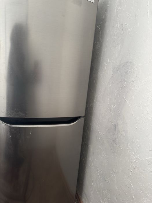 Холодильник LG сатылады