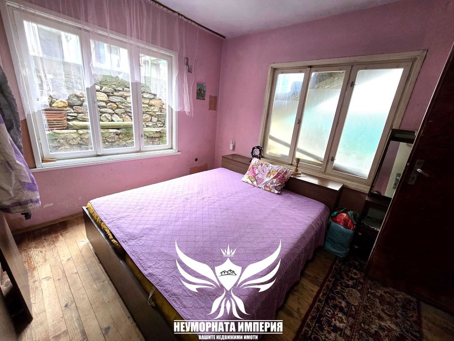 Продавам тристаен 65кв.м. 1ет в гр.Асеновград широк център