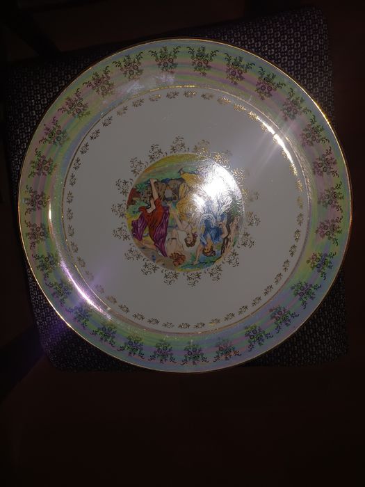 Продам тарелки , ляганы мадонна.