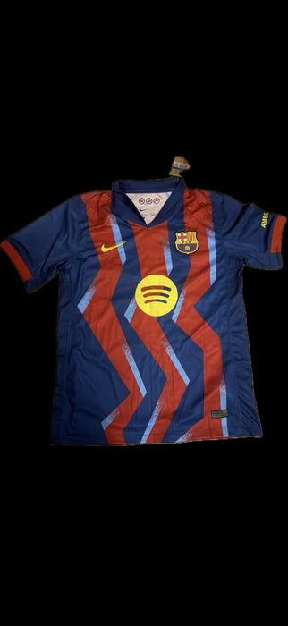 Tricou Raphinia