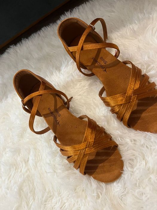 Бальные туфли новые 3000