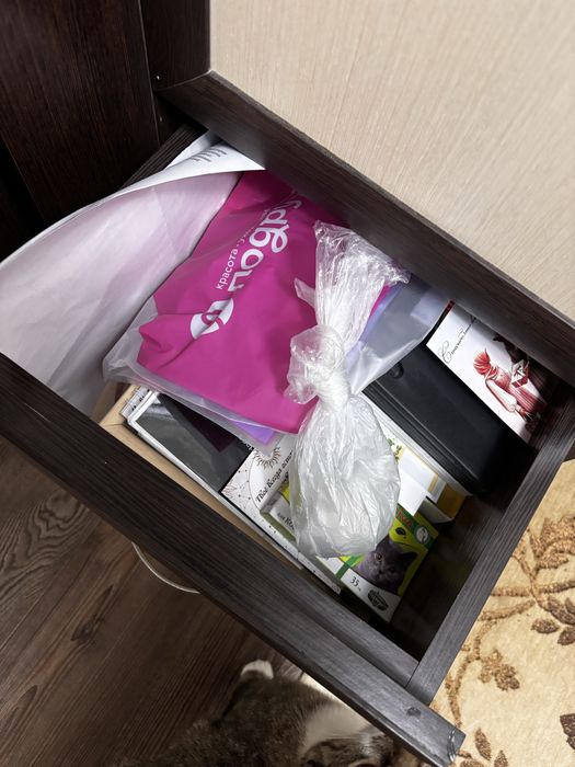 Продам угловой шкаф