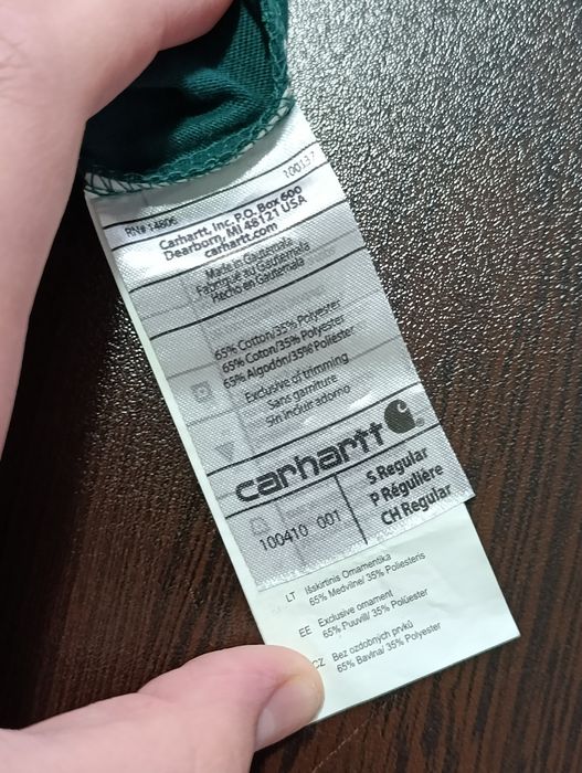 Продавам тениска Carhartt в много добро състояние – 8/10.
Цвят: тъмноз