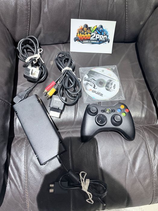 Xbox 360 S – комплект с Kinect + игри