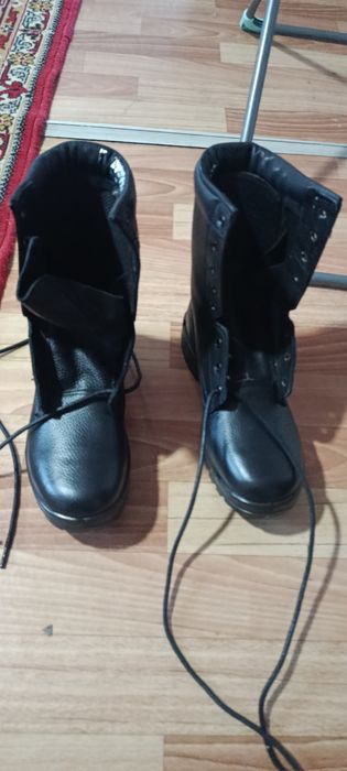 Продам берцы летние 40 размер.