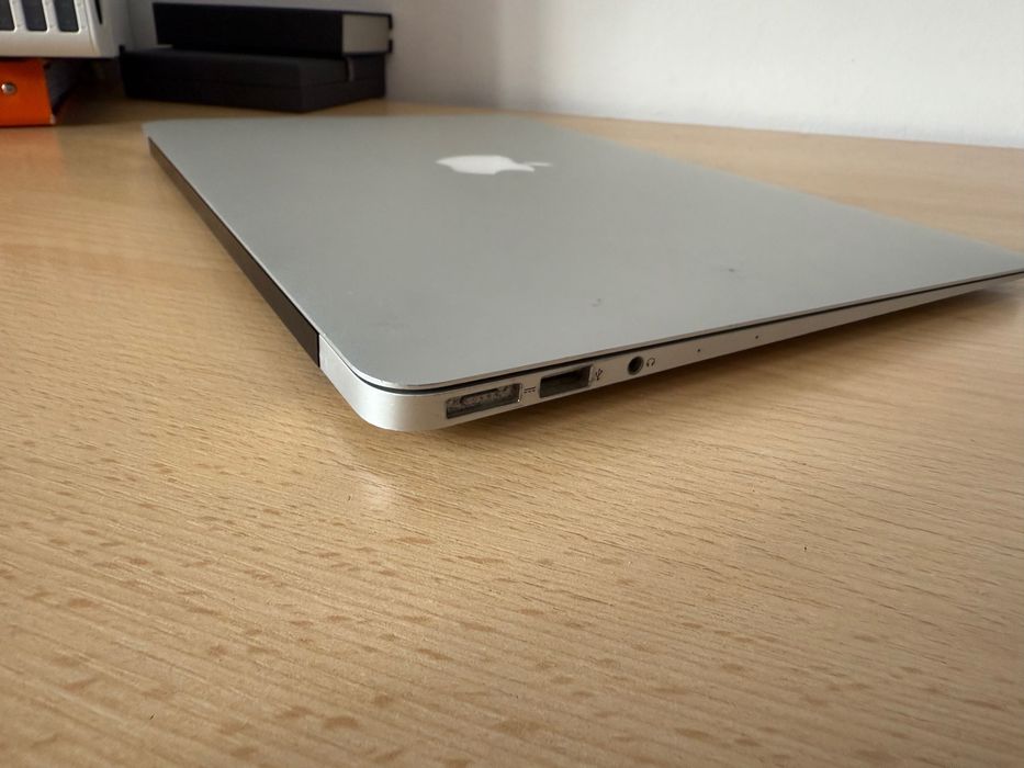 Macbook air 2017 (A1466), baterie noua, macOS Monterey, stare buna