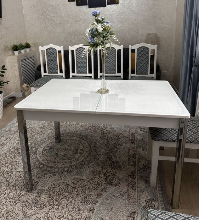 Продам  стол стеклянный