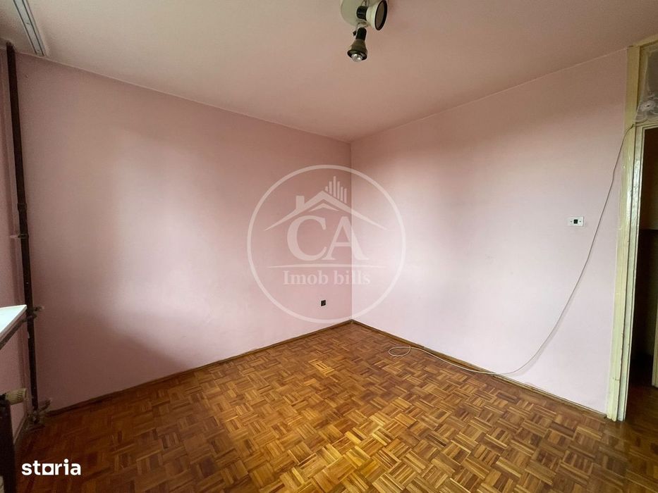 Apartament de vânzare cu 2 camere în zona Rogerius, Oradea