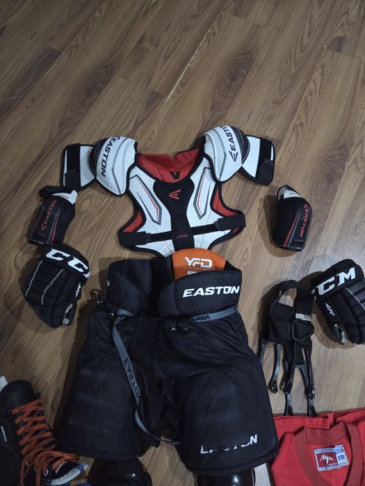 Хоккейная экипировка.