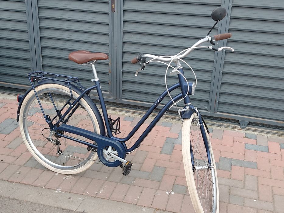 Se vinde bicicleta Dama.