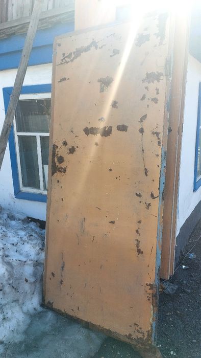 Продам дверь металлическую б/у