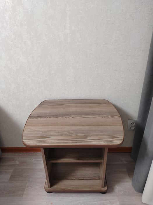 Журнальный столик.