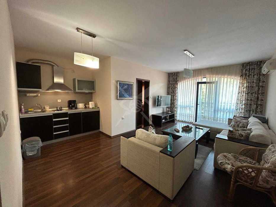 Продава се Тристаен апартамент в к.к. Слънчев бряг - 100 кв.м за 1800 €/кв.м - Снимка #2