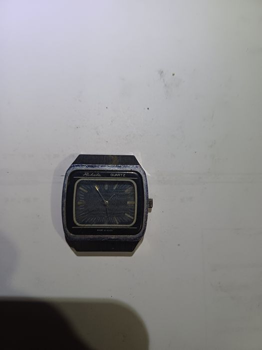 Продам монеты и часы