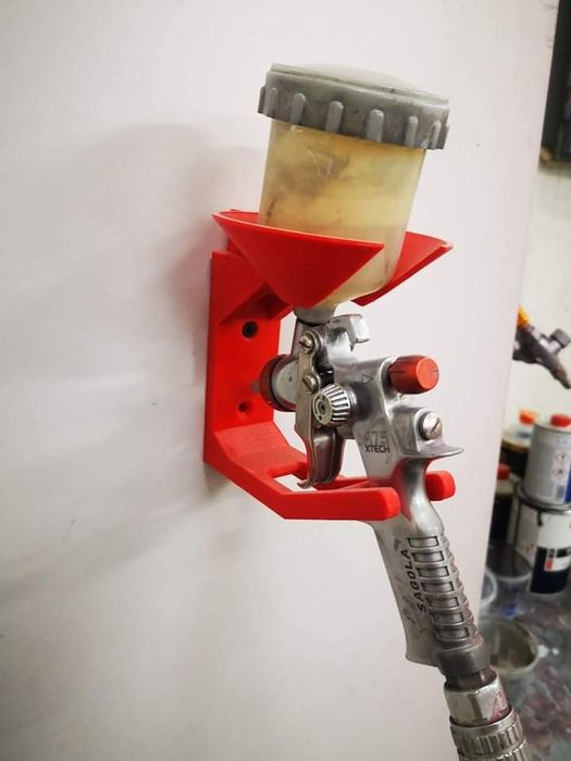 Стойка за бояджийски пистолет- 3Д принтирана