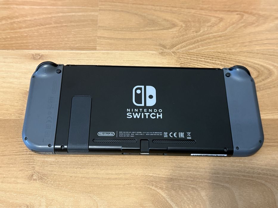 Перфектно Nintendo switch с игри